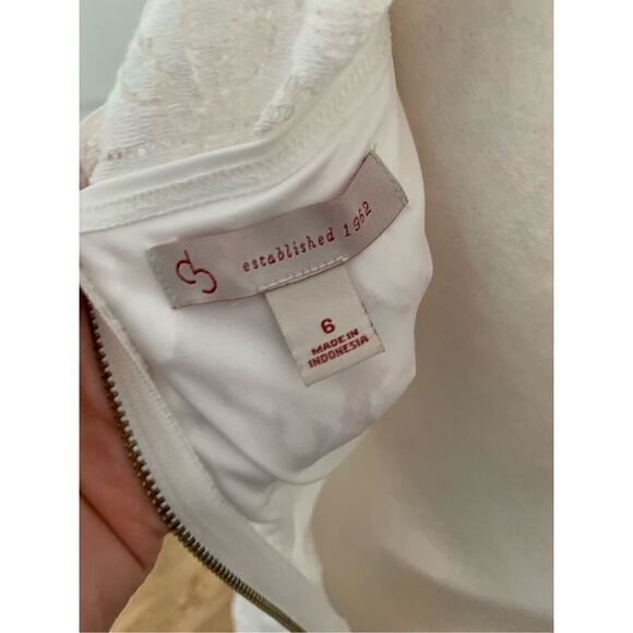 White lace dress size 6 - Picture 4 of 4